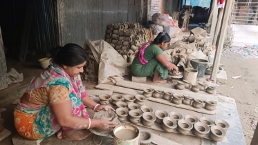 বৈশাখের আমেজে ভাটা, হারিয়ে যাচ্ছে মৃৎশিল্পীদের ব্যস্ততার দিন